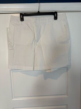 Gloria Vanderbilt White Chino Shorts